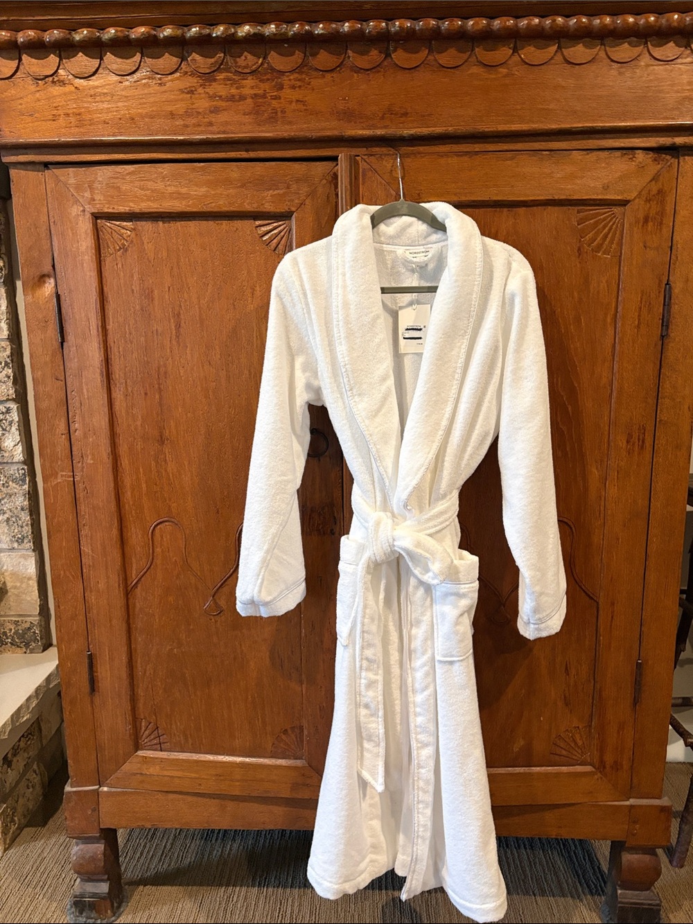 Nordstrom White Plush Shawl-Collar Robe